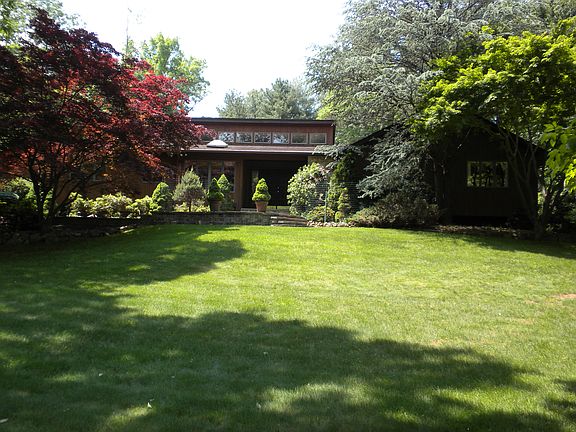 3rd image of 505 Johnston Dr