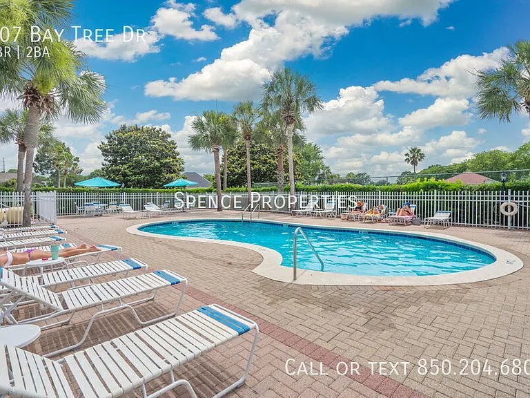107 Bay Tree Dr — Photo 2