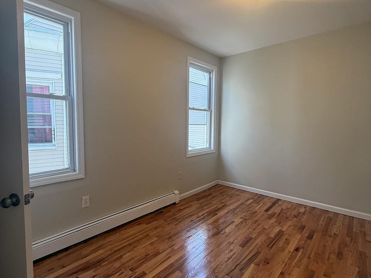 3 bed, $2,150 — Photo 2