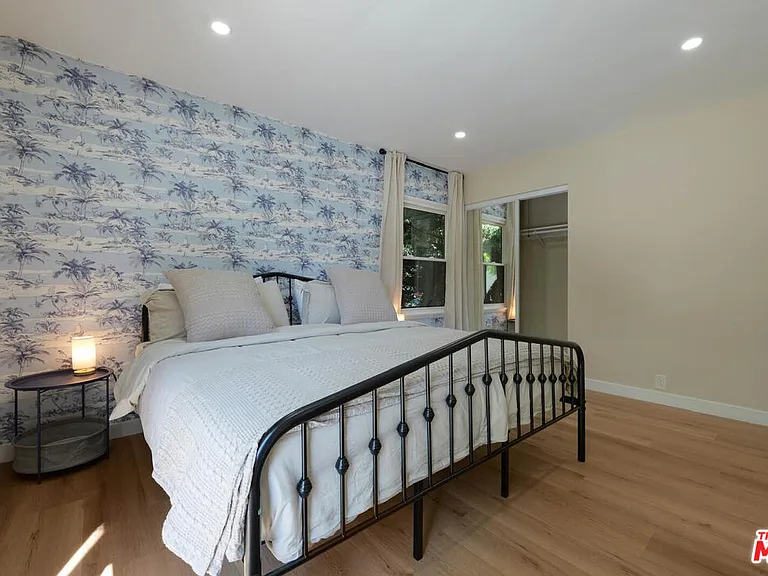 4147 Marcasel Ave — Photo 25