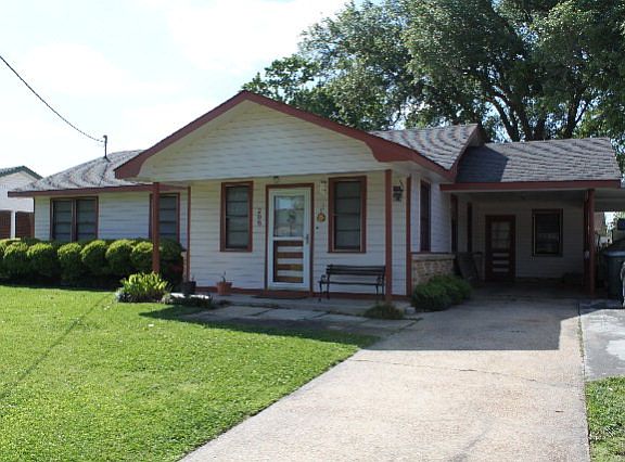 2nd image of 208 Cretini Ln