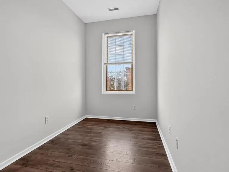 1918 W Diamond St #3 — Photo 7