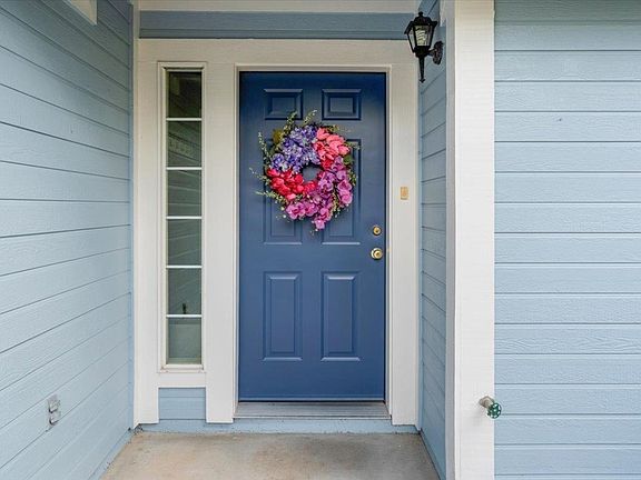 4th image of 515 Mountain View Dr
