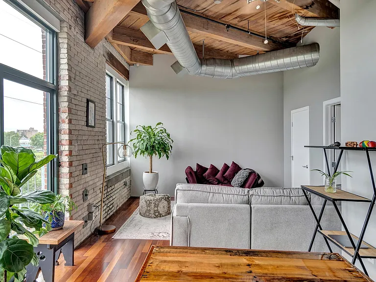 43 Charlton St #405 — Photo 4