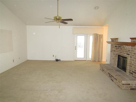 4th image of 4221 Coryell Way