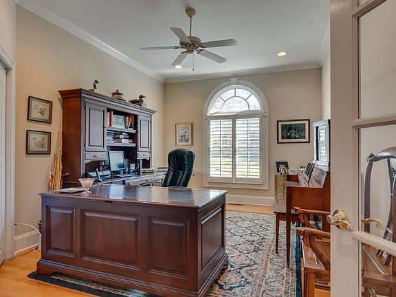 5th image of 64 Wilder Ln