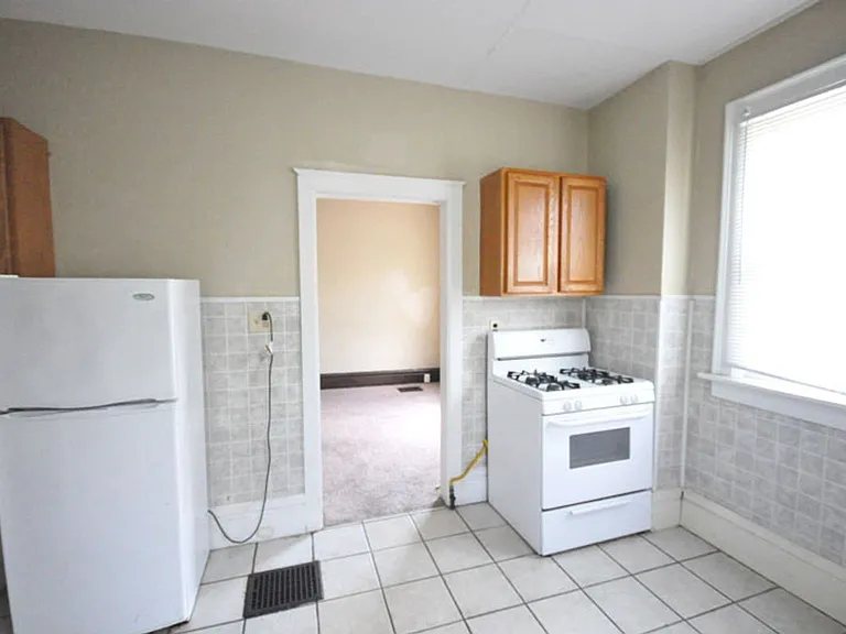 177 E 11th Ave — Photo 7
