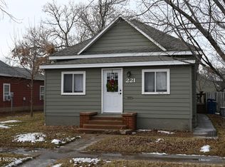 221 4th St SW, Watertown, SD 57201