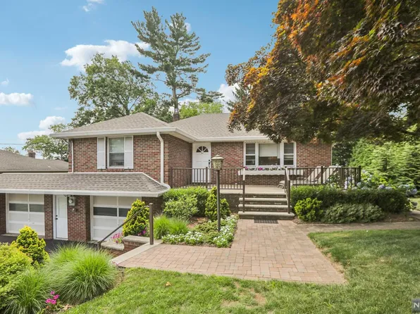 30 Mortlock Pl, Glen Rock, NJ 07452