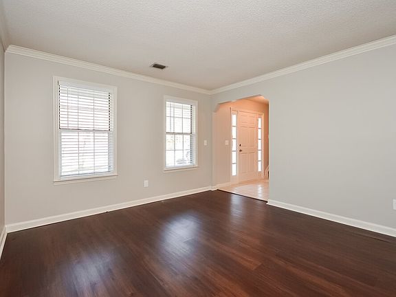 4th image of 900 Lauren Kay Ct
