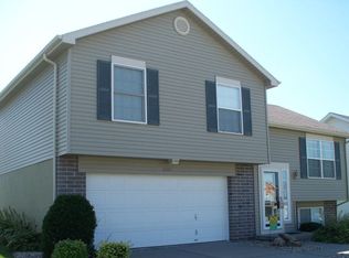 17507 Emiline St, Omaha, NE 68136