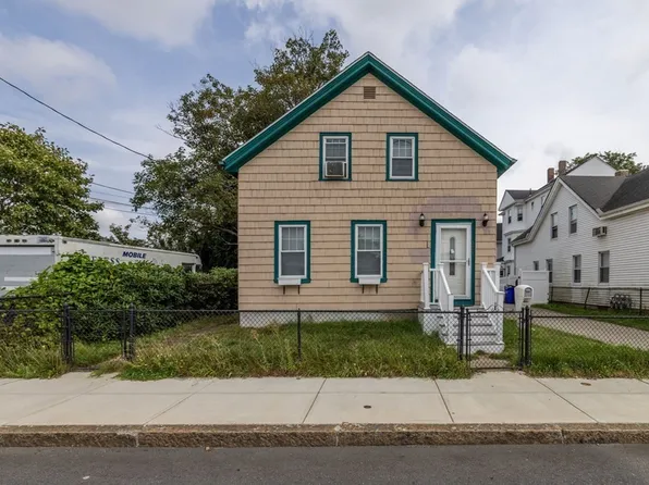 324 Stafford Rd, Fall River, MA 02721
