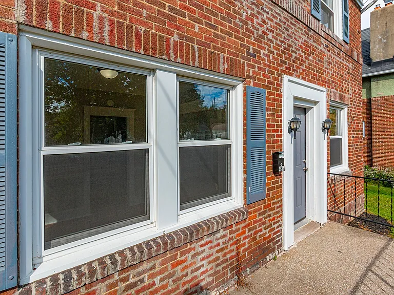 486 Sumatra Ave — Photo 6
