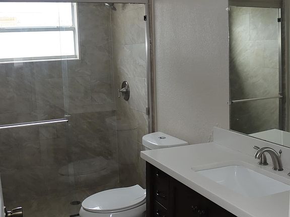 5th image of 1528 S Myrtle Ave
