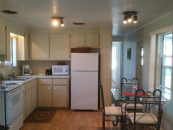 Furnished Kitchen