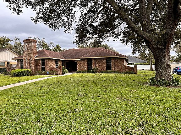 2nd image of 509 Laurel Hl