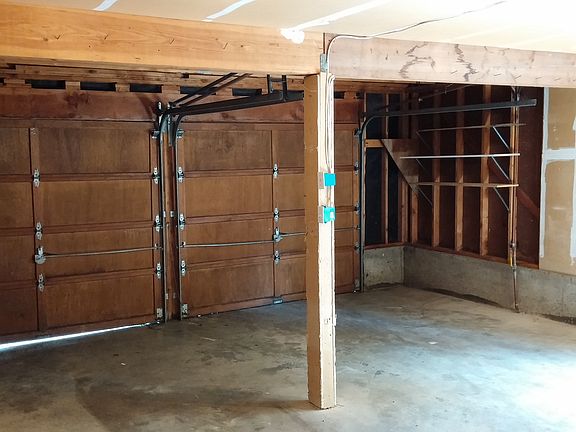 2-car garage w/ storage options