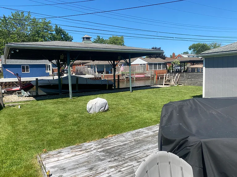23247 Doremus St — Photo 3