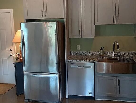 5th image of 498 Bauskett St