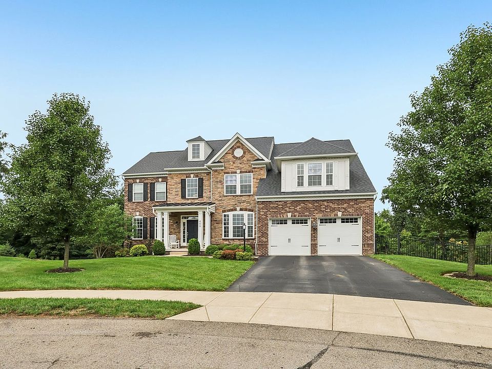 1st image of 406 Magnolia Ct