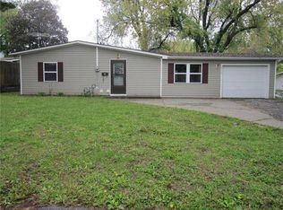 3310 Mark Twain Dr, Saint Joseph, MO 64501