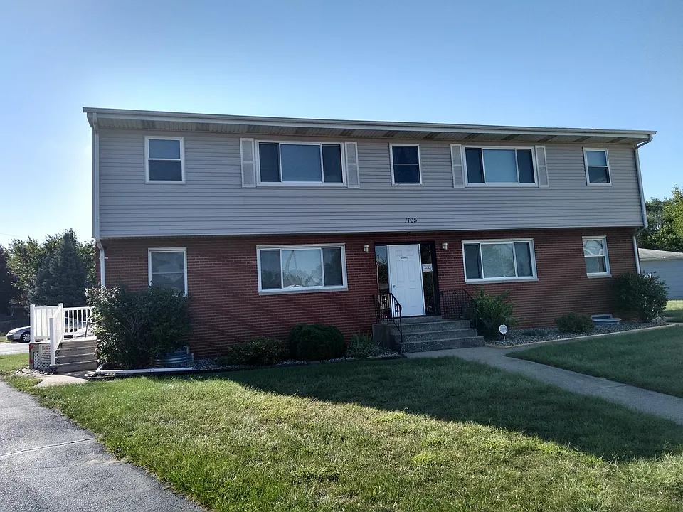 1705 N. Rensselaer St. Apt 6. 2nd floor upper left