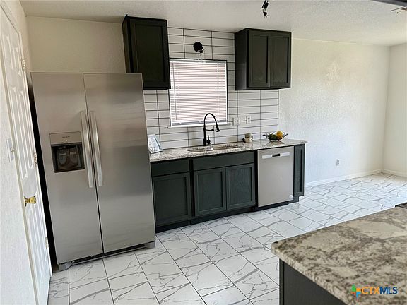 4th image of 3805 Littlerock Dr