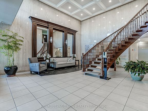 4th image of 8111 Yonge St Unit 1612