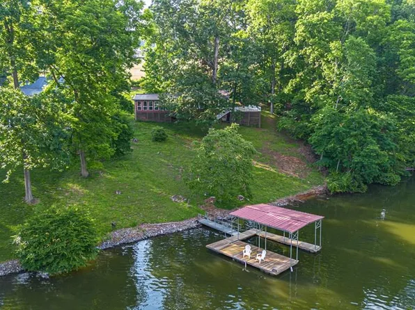 23208 Wild Cherry Ln, Abingdon, VA 24211