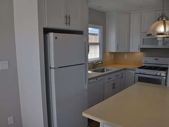 2nd image of 4443 Montalvo St