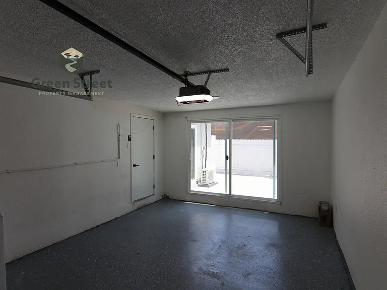 6831 Amherst St — Photo 29