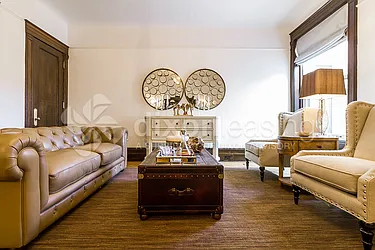 Rented by Dixon Advisory USA Inc.