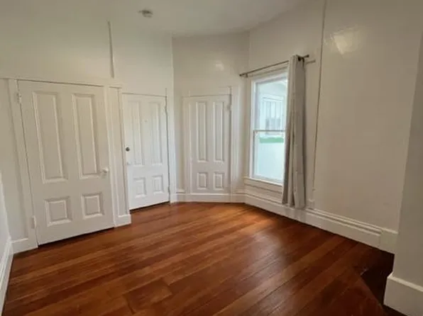 1419 De La Vina St APT 16, Santa Barbara, CA 93101