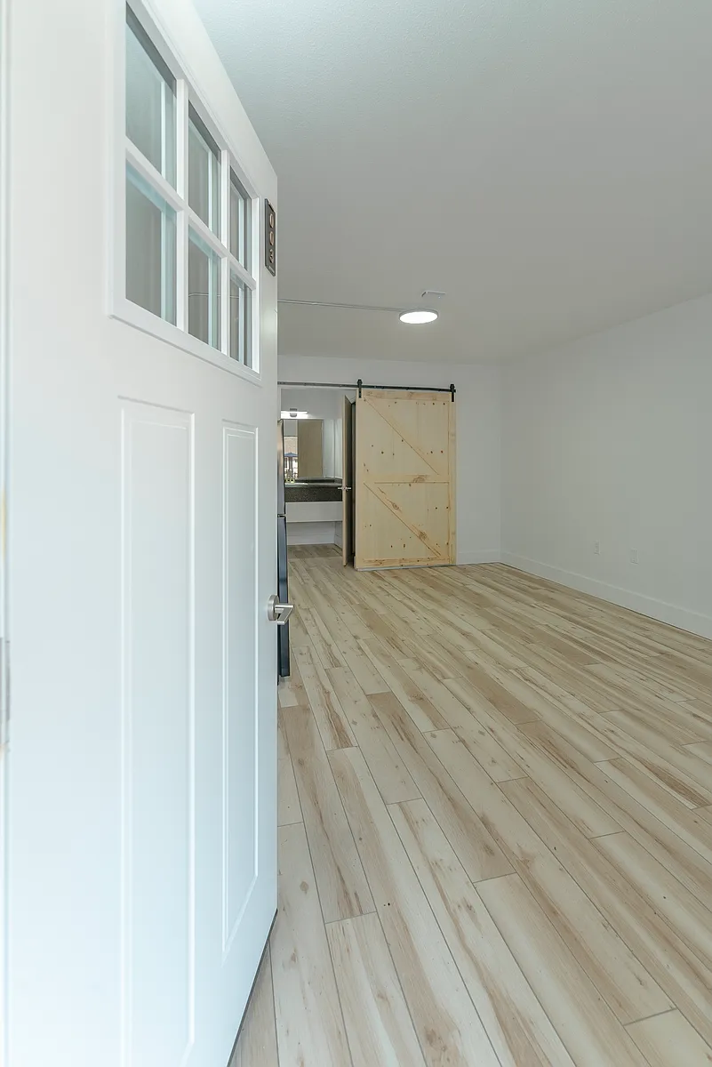 Building Photo - 3061 E Van Buren #A