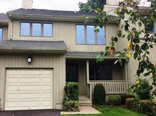 43 Tulip Tree Ln, Mamaroneck, NY 10543