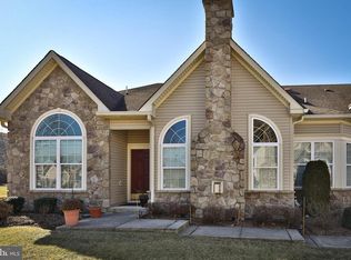 22 Fairway Dr, Warminster, PA 18974