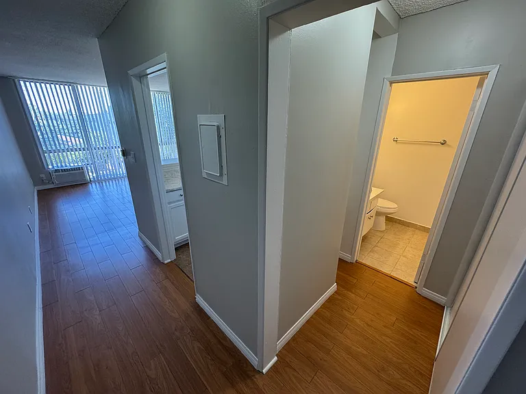 La Mirada Aparments — Photo 18