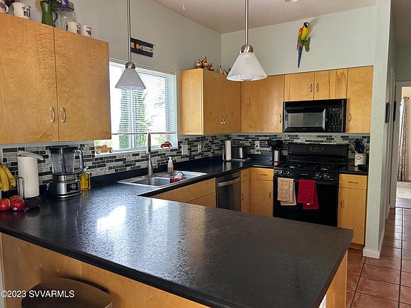 3rd image of 4674 E Prairie Lane