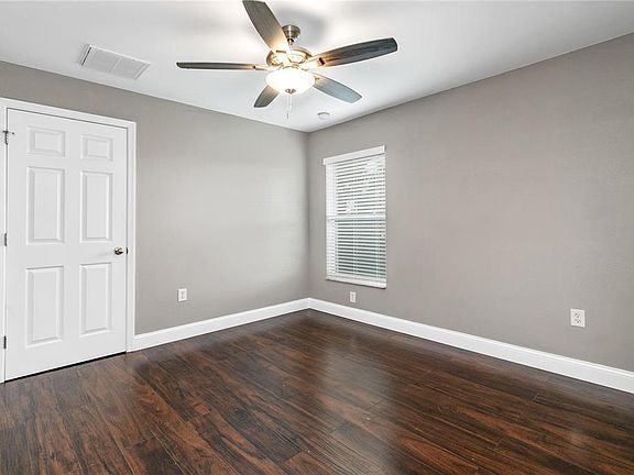 5th image of 2933 NW 25th St