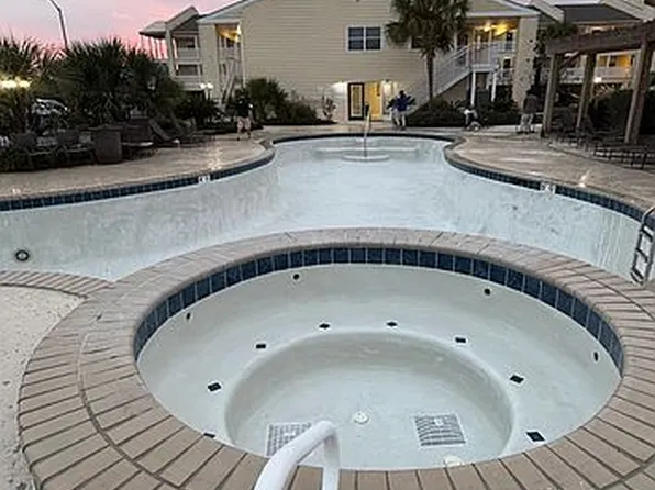 2421 Beach View Dr #A20, Ocean Springs, MS 39564