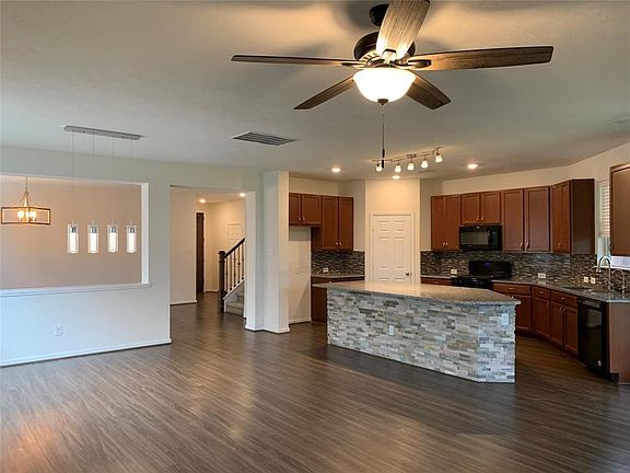 3rd image of 25314 Queens Causeway Ln