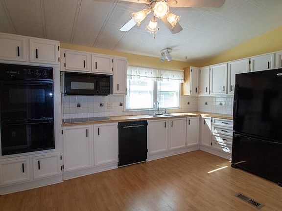 5th image of 319 Oak Harbor Dr