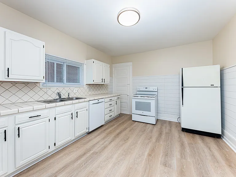405 Starkweather St #1 — Photo 11