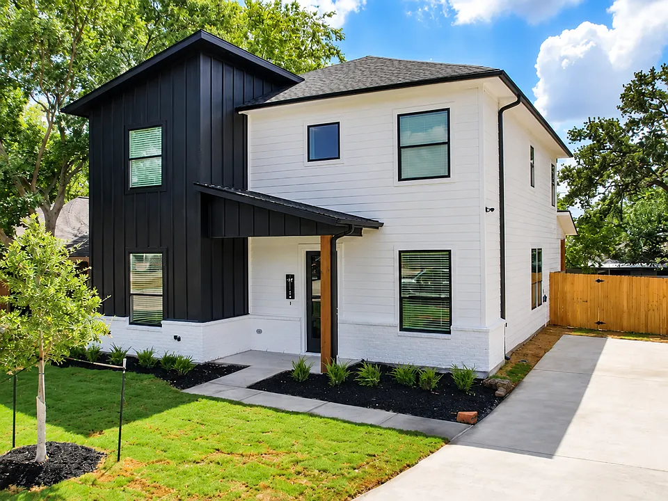1102 Hardwood Ln