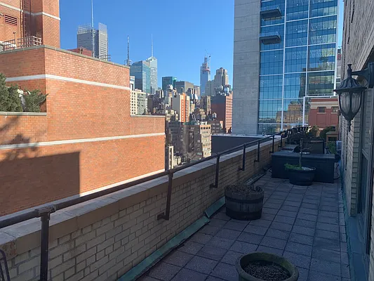 Rented by Compass | media 11