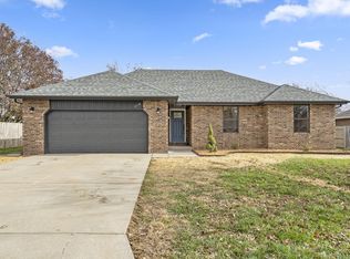 716 S Pinewood Ln, Nixa, MO 65714
