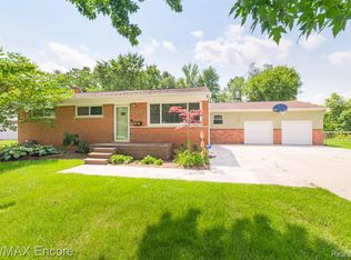 6565 Northview Dr, Clarkston, MI 48346