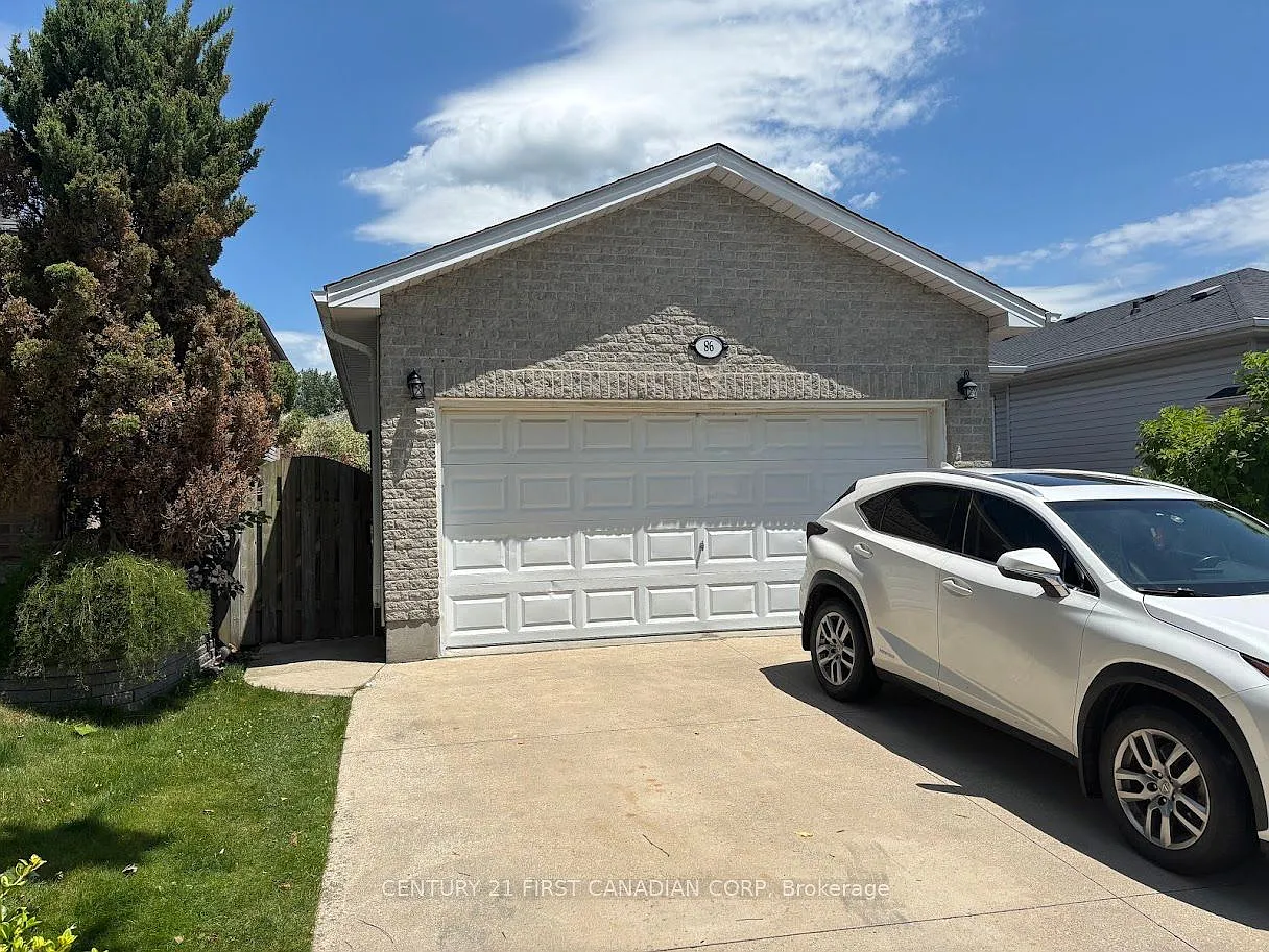 3 bed, $2,100 — Photo 2