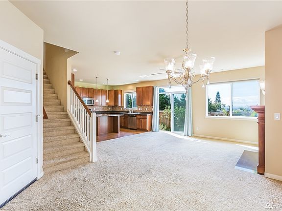 3rd image of 1008 81st Dr SE