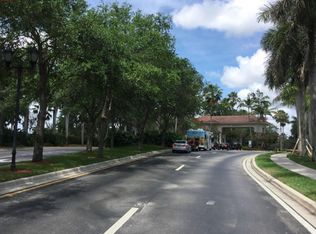 7790 Taft St, Pembroke Pines, FL 33024